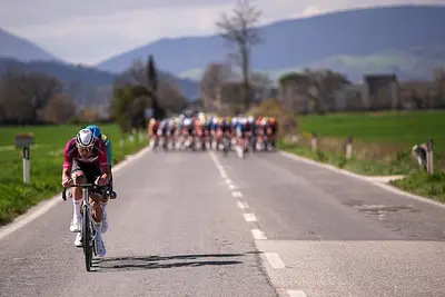 Mathieu van der Poel durante la sesta tappa della Tirreno-Adriatico 2026 ©RCS©RCS