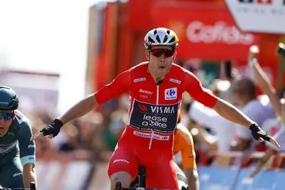 Wout van Aert vince in maglia rossa la terza tappa della Vuelta a España © La Vuelta