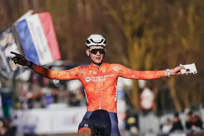 Tibor Del Grosso vince il Campionato del Mondo di Ciclocross U23 per il secondo anno consecutivo © UCI Cyclocross via X