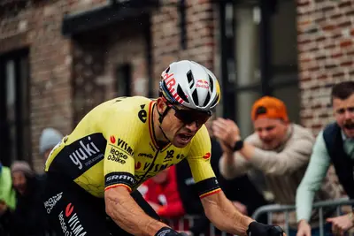 Wout van Aert durante la E3 Saxo Classic 2025 © Chris Auld