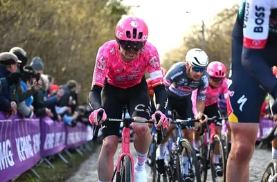 Kasper Asgreen con la maglia della EF-Easypost