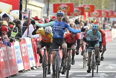 Cosnefroy vince la Paris-Camembert 2024 ©Bruno Bade