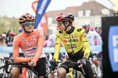 Jonas Vingegaard e Oscar Onley (© ASO/Billy Ceusters)