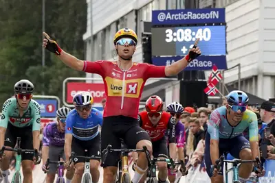 Fredrik Dversnes vince l'ultima tappa ©Arctic Race of Norway