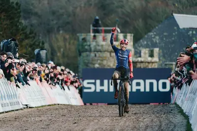 Lucinda Brand si gode la seconda vittoria stagionale © UCI Cyclocross