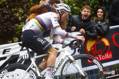 Il neo-campione iridato Tadej Pogacar conquista la 107esima edizione del Giro dell'Emilia © via X UAE Team Emirates