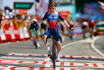 Eddie Dunbar vince l'undicesima tappa della Vuelta 2024 ©SprintCycling