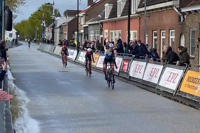 Sofie van Rooijen vince la Omloop van Borsele ©Omroep Zeeland Sport