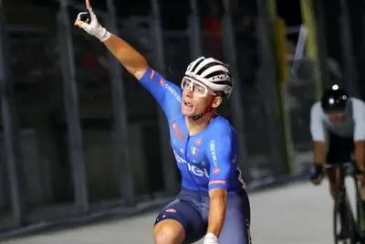 Davide Stella vince l'eliminazione alla 6 giorni di Fiorenzuola ©Velodromo di Fiorenzuola via IG