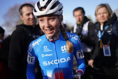 Barbora Bukovská vince il mondiale junior ©UCI Cyclocross