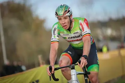 Stagione finita per Laurens Sweeck dopo una brutta caduta a Loenhout ©Crelan-Corendon Cyclo-Cross Team