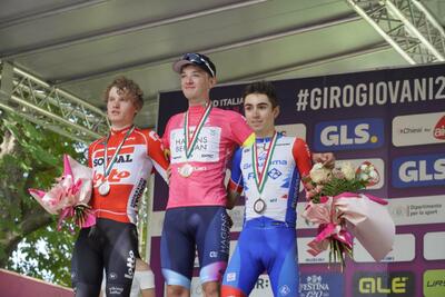 Il podio del Giro U23 2022: Leo Hayter, Lennert Van Eetvelt e Lenny Martinez © Giro d'Italia U23