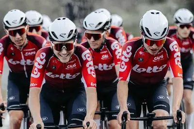 La Lotto accoglierà i corridori della Deschacht-Hens-FSP nel ciclismo su strada © Lotto via X