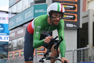 Filippo Ganna sul traguardo di Camaiore: sua la prima tappa © Tirreno-Adriatico