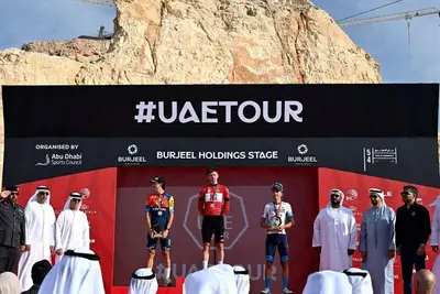 Le premiazioni di Pogačar, Ciccone e Bilbao a Jebel Hafeet, arrivo dell'ultima tappa dell'UAE Tour 2025 ©Velon