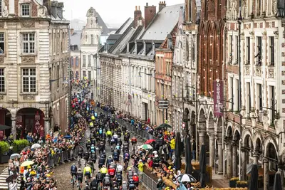 La carovana tra le strade del Nord © Le Tour de France via Facebook