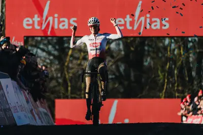 Terza vittoria in Coppa del mondo per Alvarado, trionfo a Namur ©UCI Cyclocross