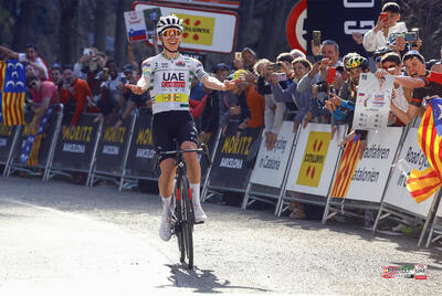 Corna rock per Tadej Pogacar alla Volta a Catalunya © UAE Team Emirates-SprintCycling