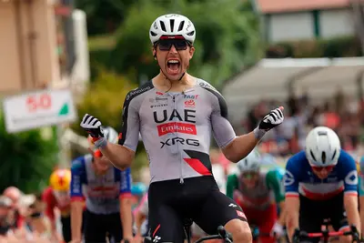 Benoît Cosnefroy vince a Peccioli © UAE Emirates-XRG - SprintCycling