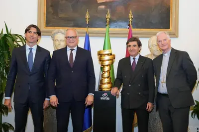 Urbano Cairo con Roberto Gualtieri, Paolo Bellino e il vescovo Paul Tighe ©RCS Sport