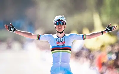 Tadej Pogačar vince il Giro delle Fiandre 2025 © Ronde van Vlandereen