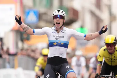 Lorena Wiebes trionfa in Via Roma ©Milano-Sanremo