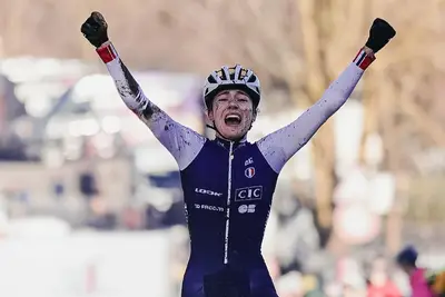 Lise Revol conquista il titolo femminile juniores ai Mondiali di ciclocross di Liévin © UCI Cyclocross