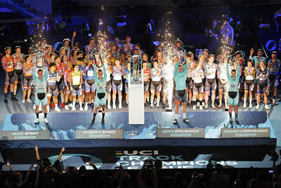 Un momento della premiazione dei vincitori della Champions League 2022 © UCI-Pauline Ballet