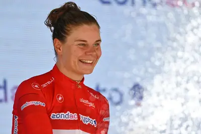 Lotte Kopecky in Maglia Rossa al Giro d'Italia Women 2024 © Getty Sport