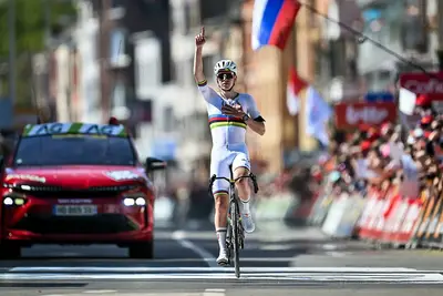 Tadej Pogačar vince la Liège-Bastogne-Liège 2026 © Liège-Bastogne-Liège via X