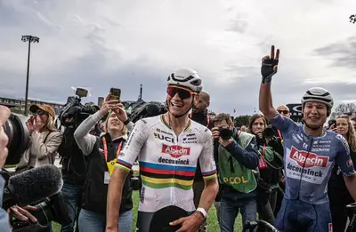 Mathieu van der Poel e Jasper Philipsen © Alpecin-Deceuninck via X