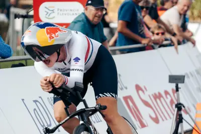 Zoe Bäckstedt vince la cronometro del Simac Ladies Tour ©Canyon//SRAM zondacrypto (Foto Lucas Abad)