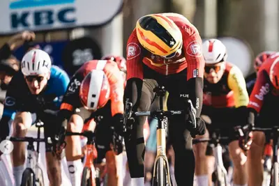 Søren Wærenskjold vince la Omloop Het Nieuwsblad ©Flanders Classic