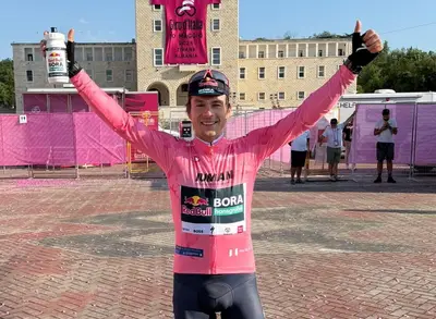 Roglič in rosa a Tirana © Red Bull – BORA – hansgrohe