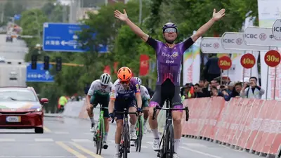 Mauro Aparicio esulta sul traguardo di Gonghe al Tour of Qinghai Lake 2024 © Twitter Burgos BH