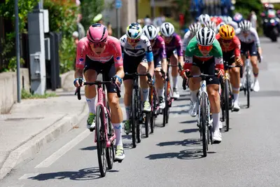Marlen Reusser nel gruppo di testa ©Movistar Team