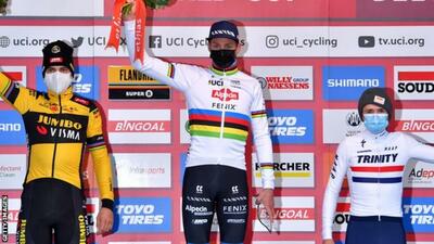 Van Aert, Van der Poel e Pidcock insieme sul podio di Namur 2020 © Getty Images