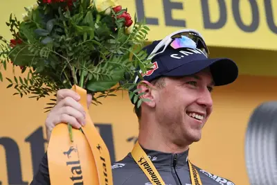 Kaden Groves vince la ventesima tappa del Tour de France 2025 © EFE/EPA/CHRISTOPHE PETIT TESSON