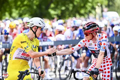 Tadej Pogačar e Jonas Vingegaard ©UAE Team Emirates