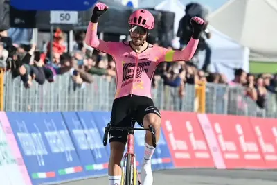 Alberto Bettiol vince la Milano-Torino 2024 ©lapresseofficial /Milano-Torino via IG