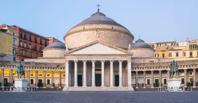 napoli-piazza-plebiscito