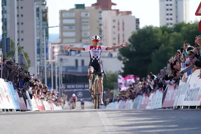 Lucinda Brand vince a Benidorm ©UCI Cyclocross