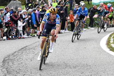 Remco Evenepoel allo scollinamento della Colma di Sormano durante il Giro di Lombardia 2024 © Movistar Team / GettySport via X