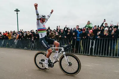 Nessun imprevisto ha impedito a Mathieu di prendersi la terza vittoria stagionale in quel di Anversa © UCI Cyclocross