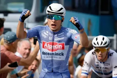 Jasper Philipsen vince la quarta tappa del Renewi Tour 2024 ©tvwfoto_tim_van_wichelen