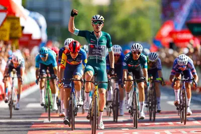 Wout Van Aert vince la sua seconda frazione della Vuelta 2024 sull'arrivo di Cordova ©SprintCycling