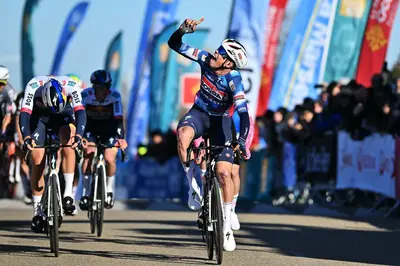 Paul Magnier vince la prima tappa dell'Etoile de Bessèges 2025 (© Getty Images)