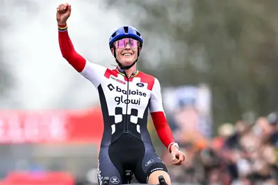 Lucinda Brand trionfa in Coppa del Mondo di ciclocross a Koksijde © DH Les Sports/NVE
