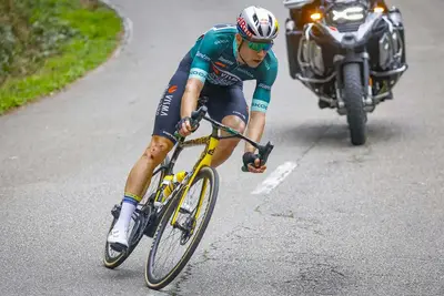 Van Aert trasportato in ospedale dopo la sedicesima tappa della Vuelta © Visma Lease a Bike via X