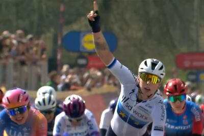 Lorena Wiebes vince lo Scheldeprijs 2023, a sinistra Chiara Consonni (terza)